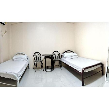 Oyo 800 Ddd Habitat Dormtel Bacolod Hotel ภายนอก รูปภาพ