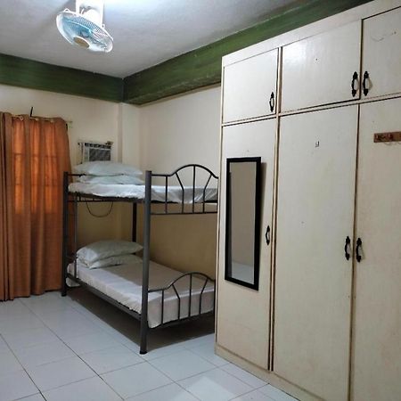 Oyo 800 Ddd Habitat Dormtel Bacolod Hotel ภายนอก รูปภาพ