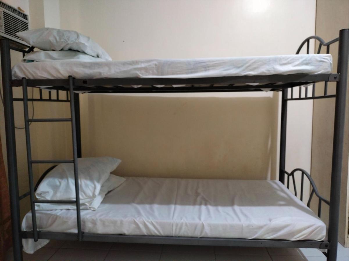 Oyo 800 Ddd Habitat Dormtel Bacolod Hotel ภายนอก รูปภาพ
