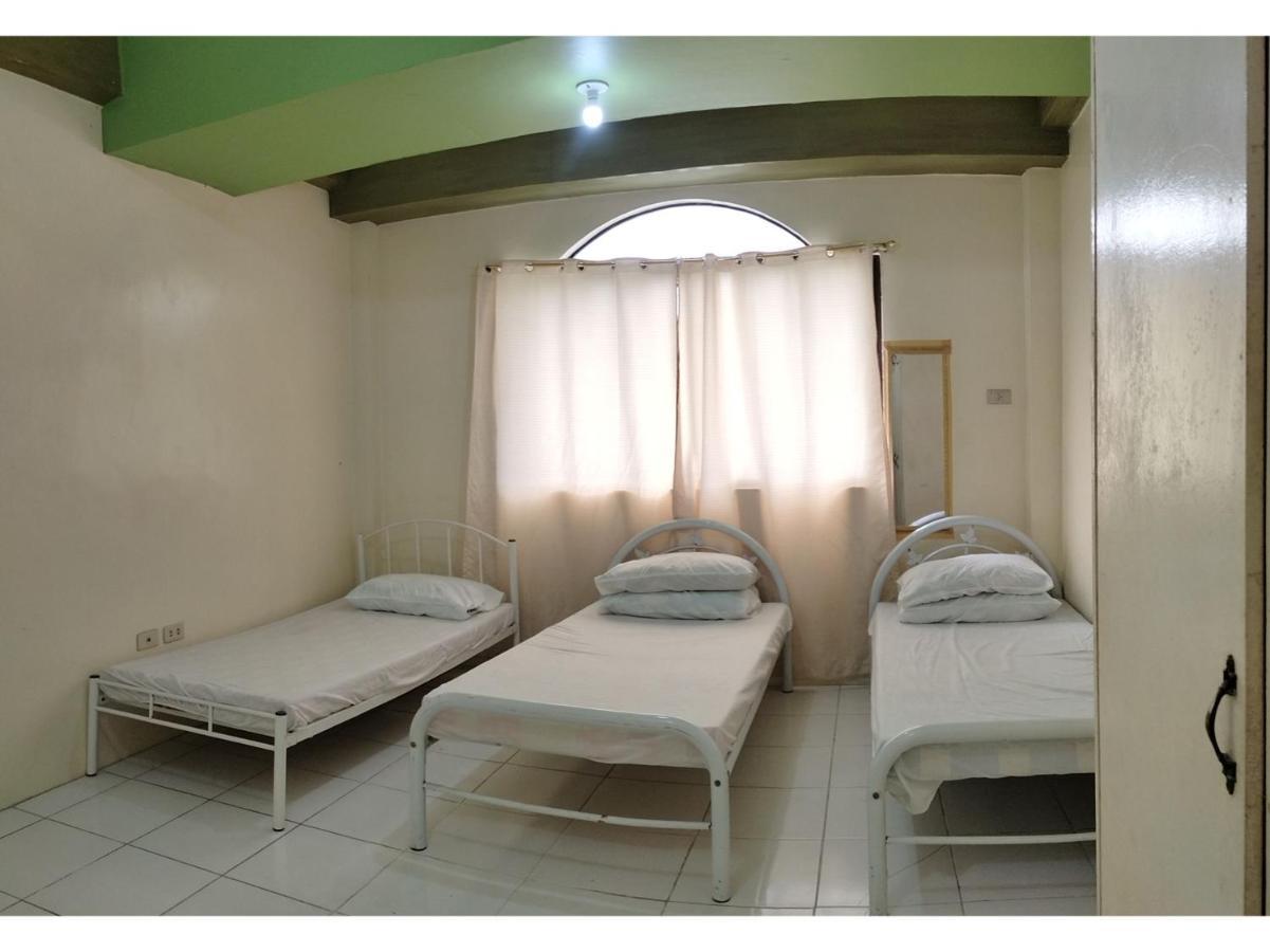 Oyo 800 Ddd Habitat Dormtel Bacolod Hotel ภายนอก รูปภาพ