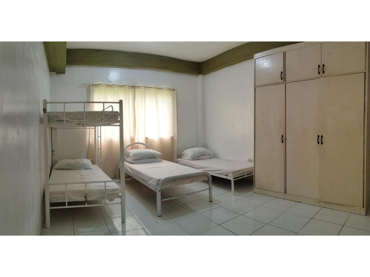 Oyo 800 Ddd Habitat Dormtel Bacolod Hotel ภายนอก รูปภาพ