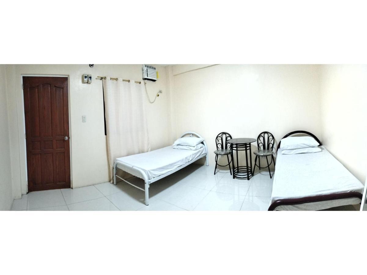 Oyo 800 Ddd Habitat Dormtel Bacolod Hotel ภายนอก รูปภาพ