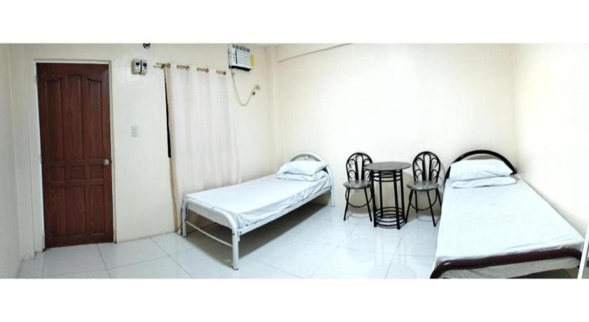 Oyo 800 Ddd Habitat Dormtel Bacolod Hotel ภายนอก รูปภาพ
