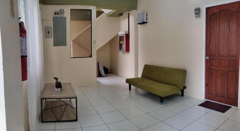 Oyo 800 Ddd Habitat Dormtel Bacolod Hotel ภายนอก รูปภาพ