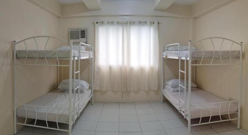 Oyo 800 Ddd Habitat Dormtel Bacolod Hotel ภายนอก รูปภาพ