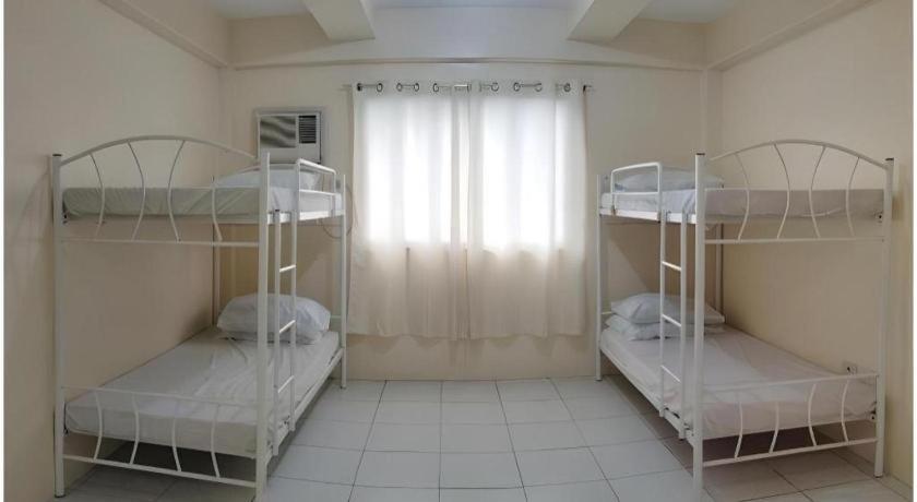 Oyo 800 Ddd Habitat Dormtel Bacolod Hotel ภายนอก รูปภาพ