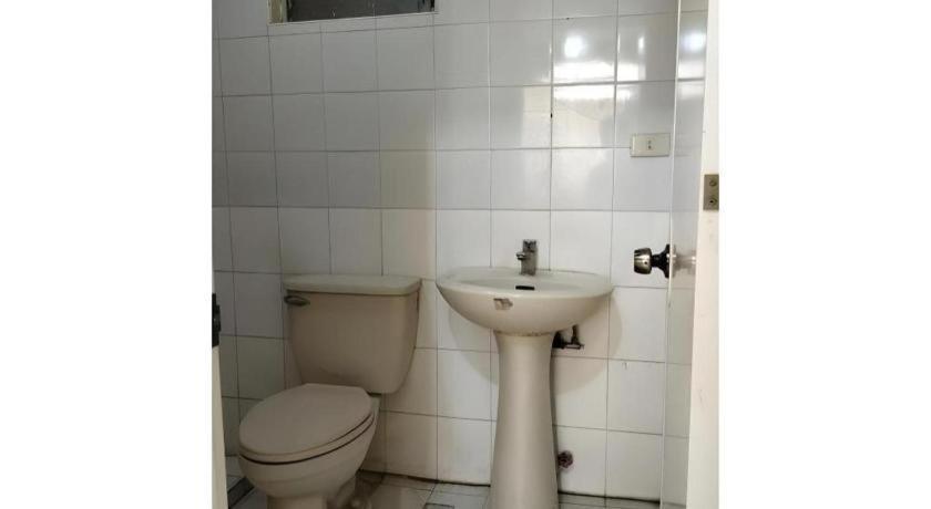 Oyo 800 Ddd Habitat Dormtel Bacolod Hotel ภายนอก รูปภาพ