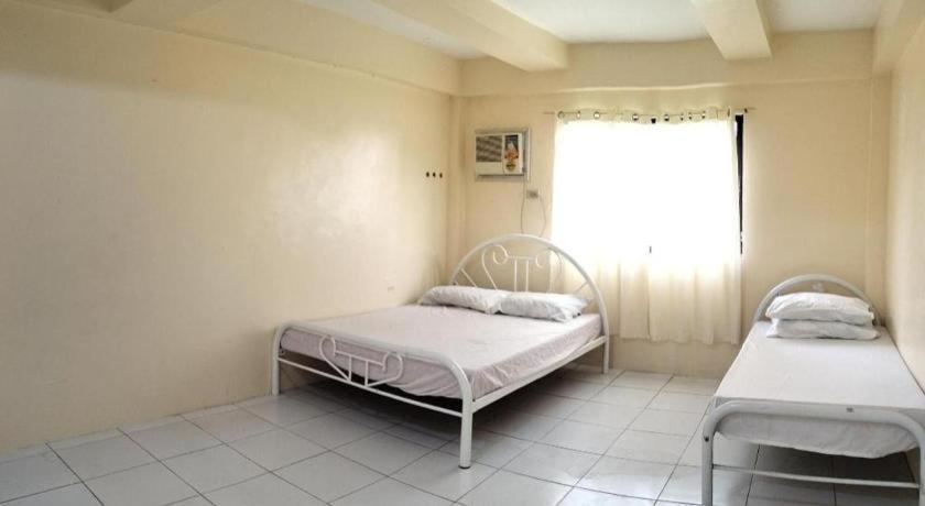 Oyo 800 Ddd Habitat Dormtel Bacolod Hotel ภายนอก รูปภาพ